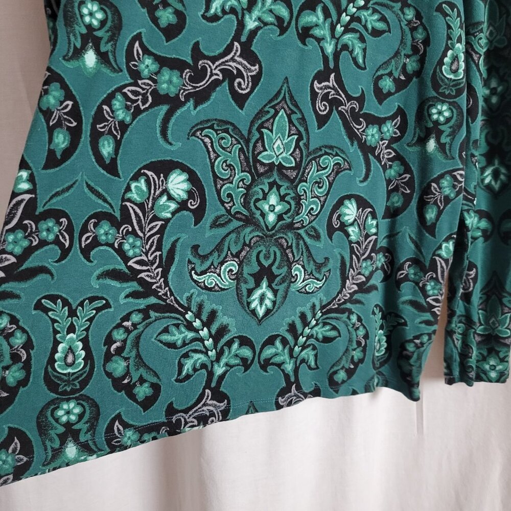 Chico's Top Blue Black Paisley stretch casual knit Size 1 Med. Classic Preppy - Picture 6 of 10